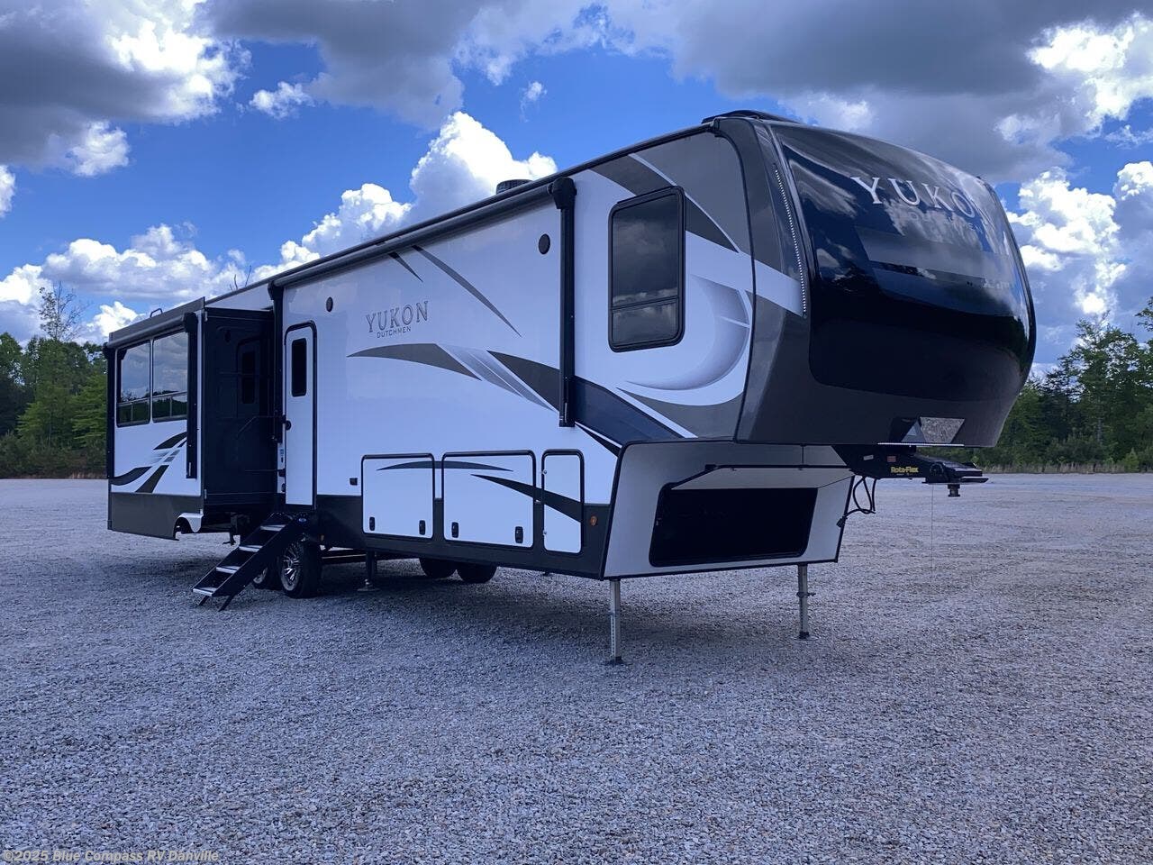 Contact us now about this 2021 Dutchmen Yukon 400RL! 2021 Yukon 400RL by Dutchmen from Blue Compass RV Danville in Ringgold, Virginia