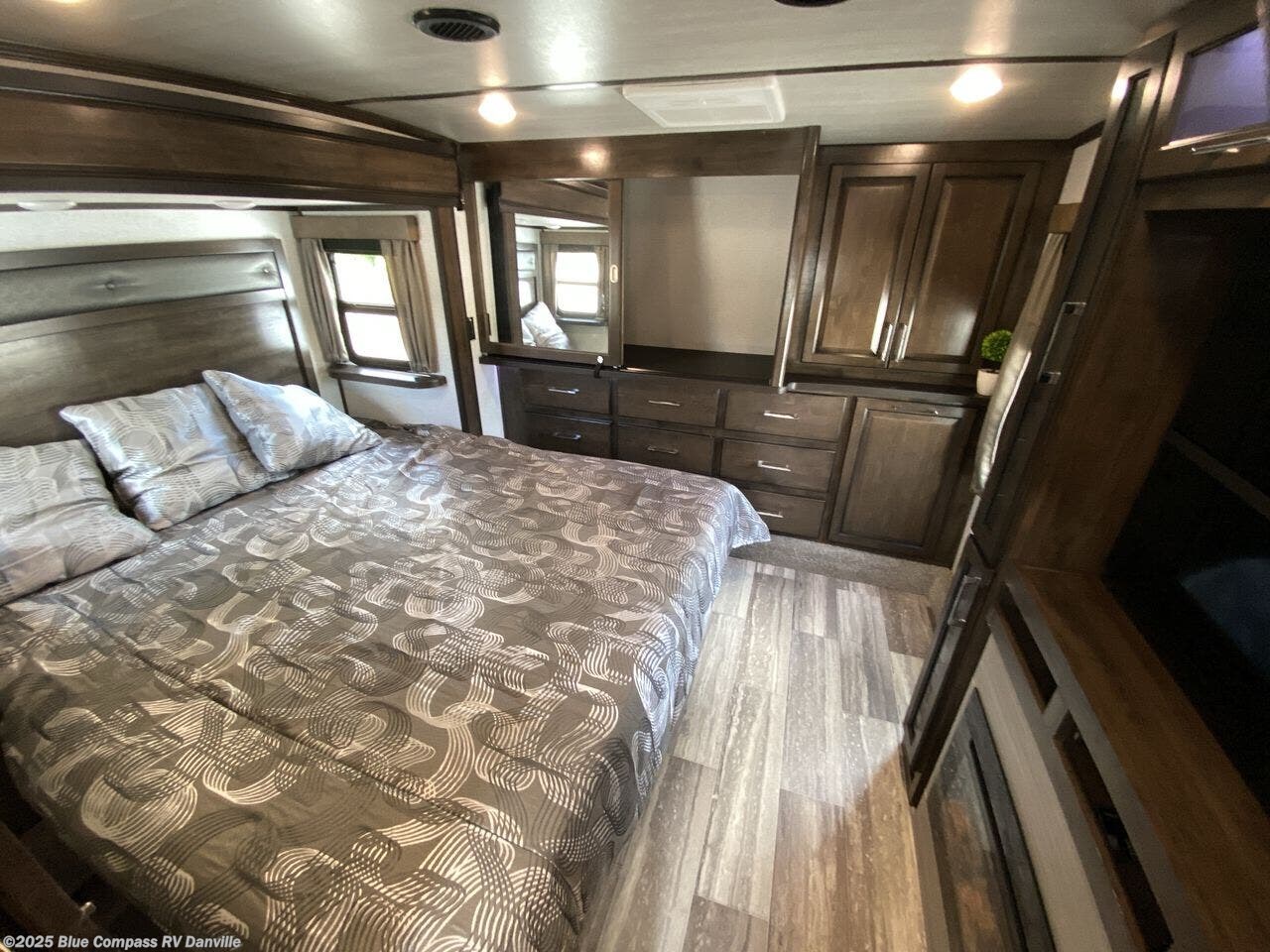 Used 2021 Dutchmen Yukon 400RL available in Ringgold, Virginia