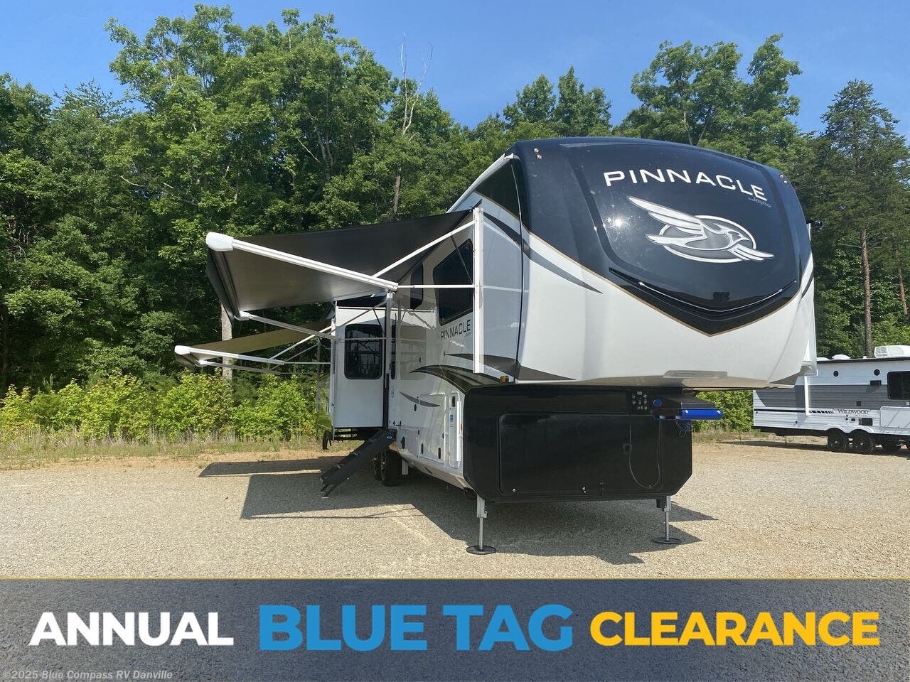 Email now about this 2025 Jayco Pinnacle 38KPTS! New 2025 Jayco Pinnacle 38KPTS available in Ringgold, Virginia
