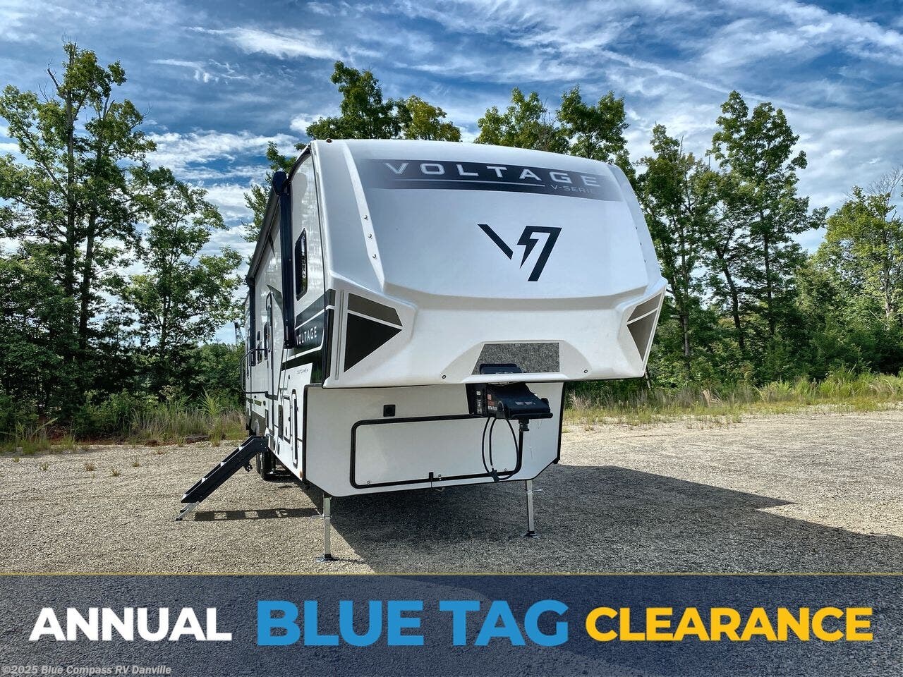 Email now about this 2026 Dutchmen Voltage V-Series 3800! New 2026 Dutchmen Voltage V-Series 3800 available in Ringgold, Virginia