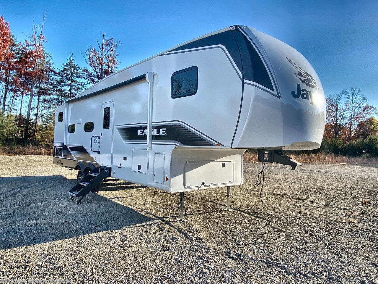 Contact us now about this 2026 Jayco Eagle SLE 28BHU! 2026 Eagle SLE 28BHU by Jayco from Blue Compass RV Danville in Ringgold, Virginia