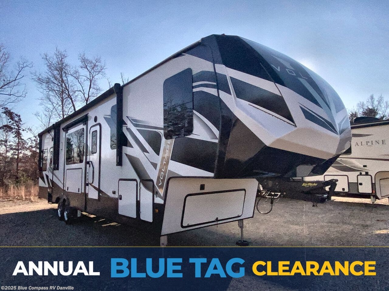 Email now about this 2022 Dutchmen Voltage 3845! Used 2022 Dutchmen Voltage 3845 available in Ringgold, Virginia