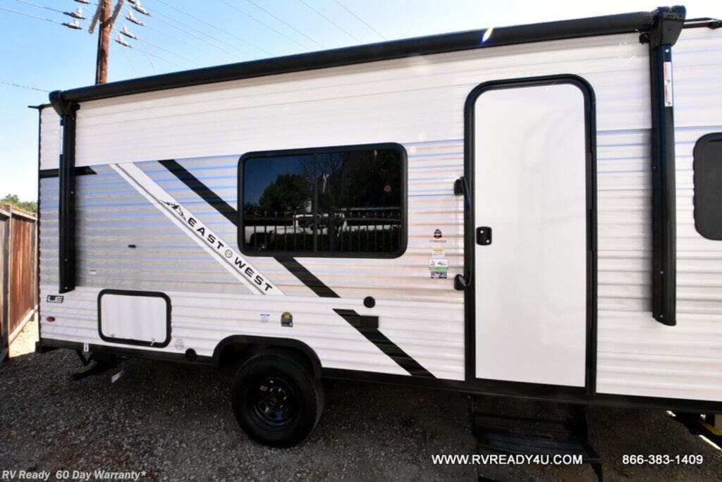 Contact us now about this 2025 East to West Della Terra LE 170BHSLE! 2025 Della Terra LE 170BHSLE by East to West from RV Ready in Lake Elsinore, California