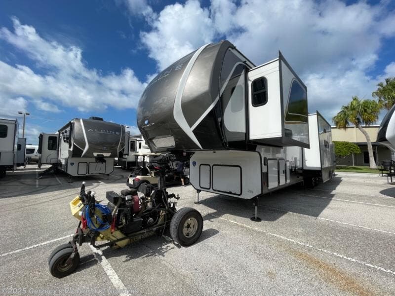 New 2025 Keystone Alpine Avalanche Edition 390DS available in Nokomis, Florida