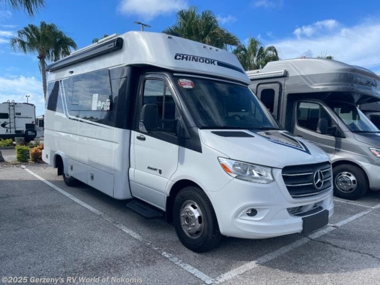 Email now about this 2025 Chinook Summit Chinook SS 360! New 2025 Chinook Summit Chinook SS 360 available in Nokomis, Florida