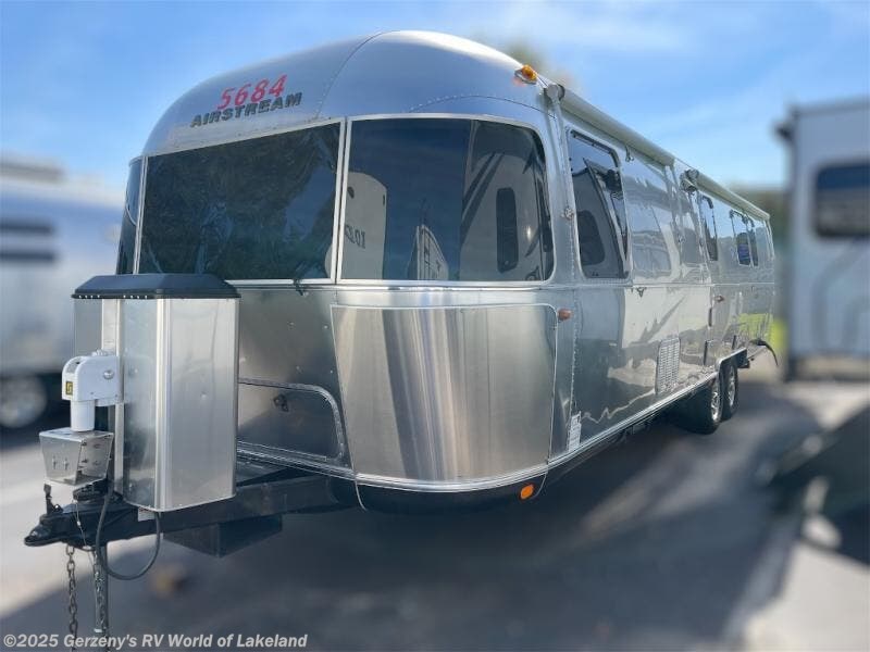 Contact us now about this 2019 Airstream Classic 33RB QUEEN! 2019 Classic 33RB QUEEN by Airstream from Gerzeny's RV World of Lakeland in Lakeland, Florida