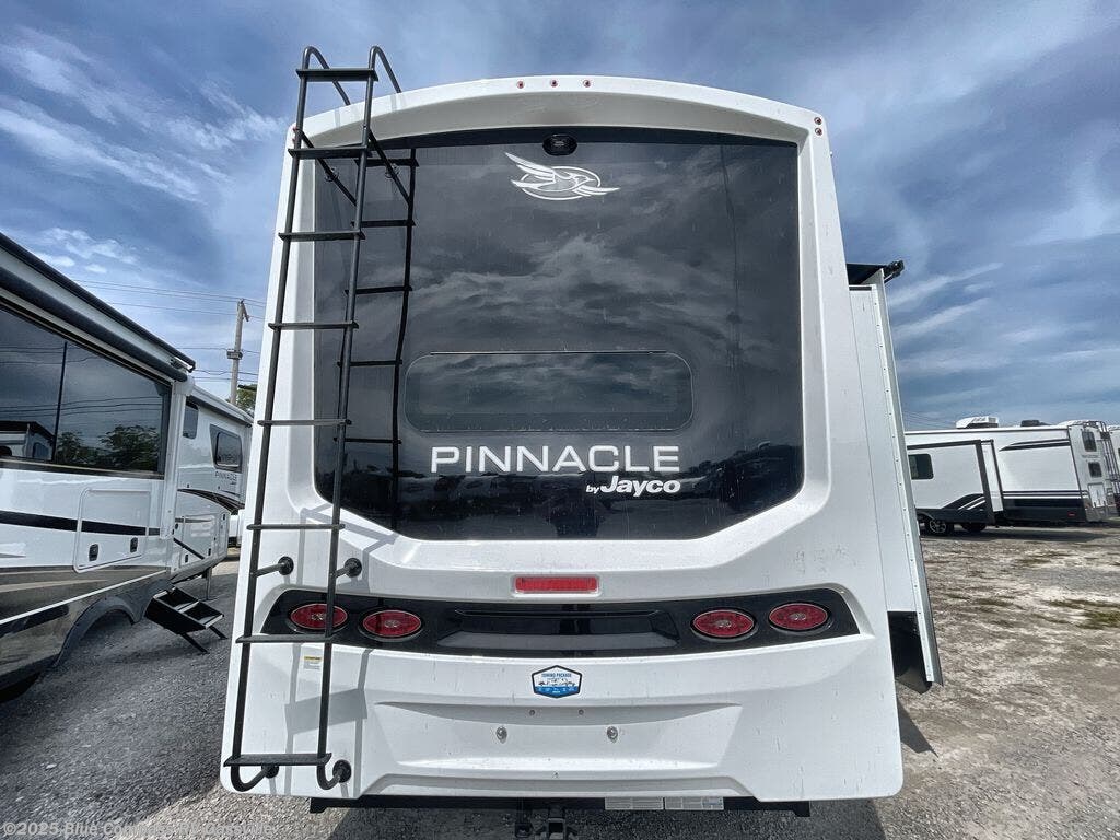 New 2026 Jayco Pinnacle 38FBRK available in Gassville, Arkansas