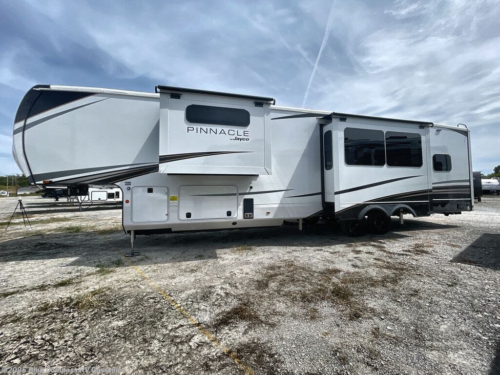 Email now about this 2026 Jayco Pinnacle 38FBRK! New 2026 Jayco Pinnacle 38FBRK available in Gassville, Arkansas