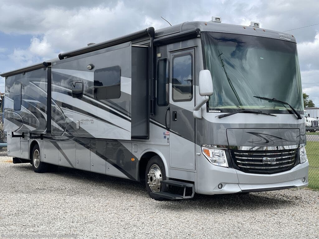 Contact us now about this 2016 Newmar Ventana LE 4040! 2016 Ventana LE 4040 by Newmar from Blue Compass RV Gassville in Gassville, Arkansas