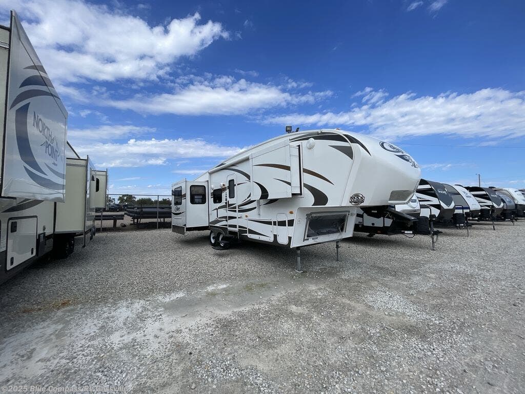 Call now about this 2011 Keystone Cougar 29RES! 2011 Keystone Cougar 29RES - Used Fifth Wheel For Sale by Blue Compass RV Gassville in Gassville, Arkansas