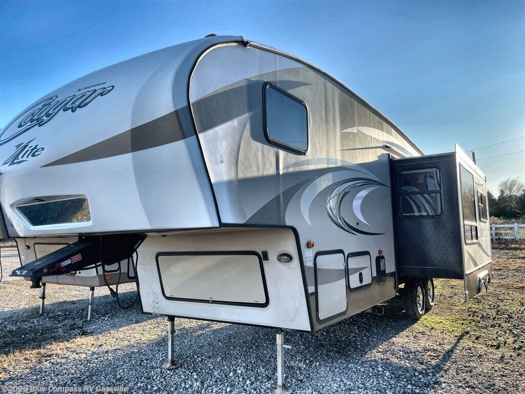 Contact us now about this 2016 Keystone Cougar X-Lite 28DBI! 2016 Cougar X-Lite 28DBI by Keystone from Blue Compass RV Gassville in Gassville, Arkansas