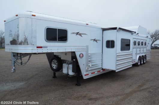 5 Horse Trailer - 2025 Platinum Coach Outlaw 5H 14'7" SW Outlaw Tri-Fold SIDE LOAD SLIDE OUT available New in Kaufman, TX