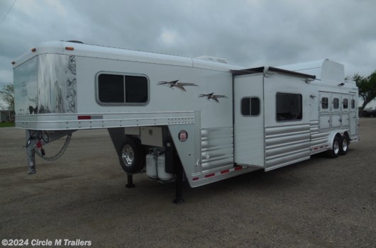 4 Horse Trailer - 2025 Platinum Coach Outlaw 4 Horse REVERSE Load 14'8" SW Tri-Fold Sofa available New in Kaufman, TX