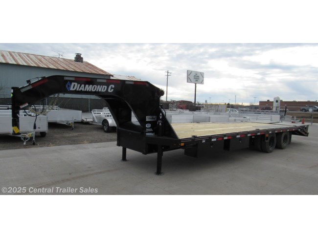 2024 Diamond C FMAX210 28ft Gooseneck Deckover
