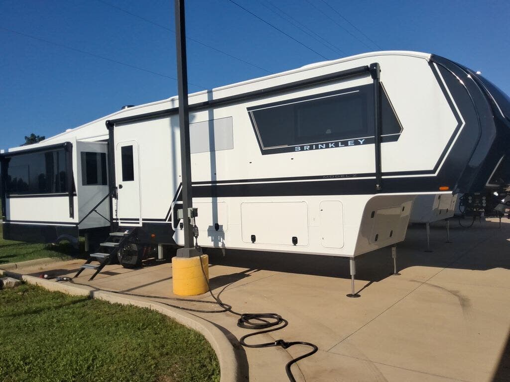 Contact us now about this 2026 Brinkley RV Model Z 3610! 2026 Model Z 3610 by Brinkley RV from Blue Compass RV Springfield in Strafford, Missouri