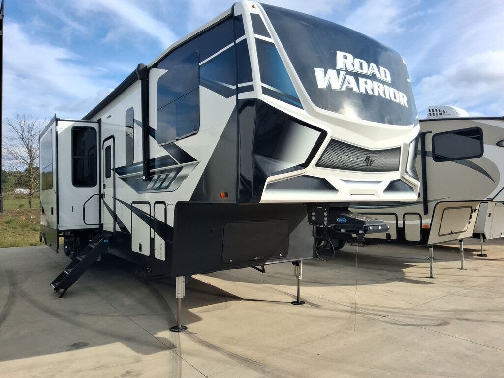Call now about this 2022 Heartland Road Warrior 3965! 2022 Heartland Road Warrior 3965 - Used Toy Hauler For Sale by Blue Compass RV Springfield in Strafford, Missouri