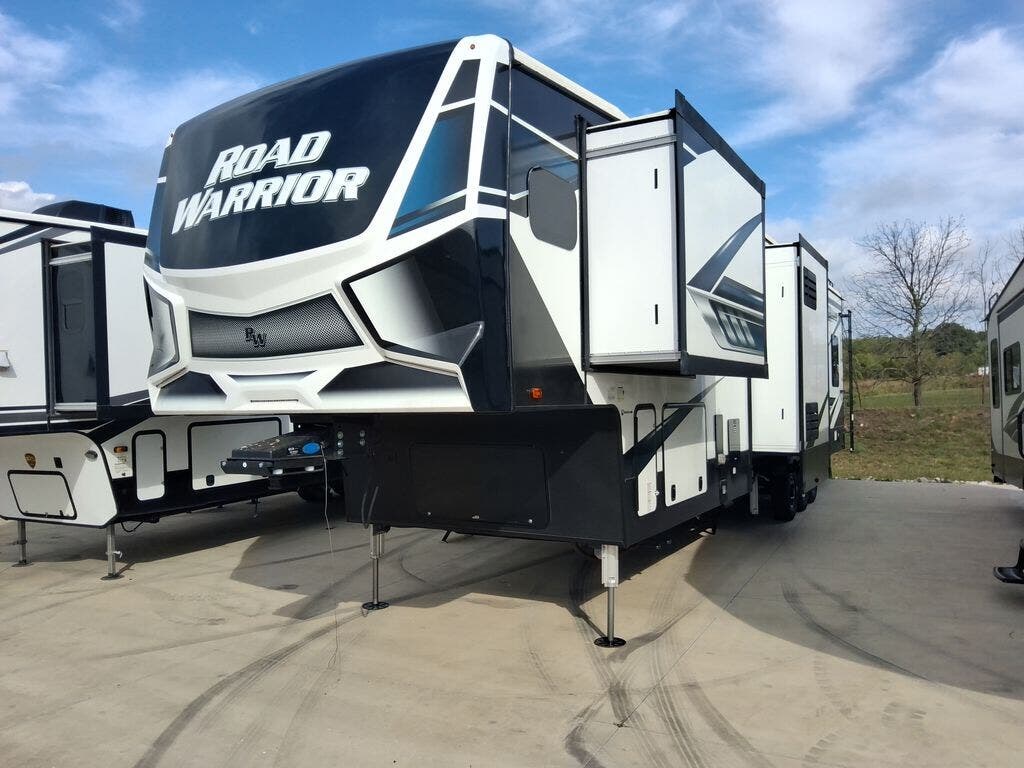 Used 2022 Heartland Road Warrior 3965 available in Strafford, Missouri