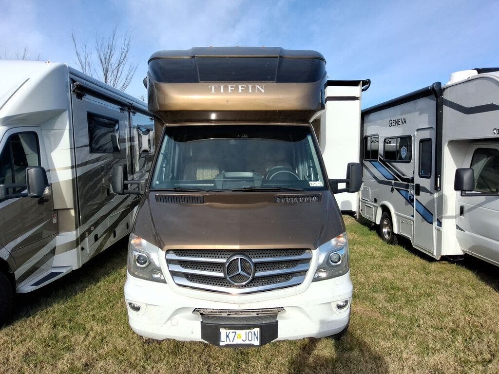 Contact us now about this 2018 Tiffin Wayfarer 24B! 2018 Wayfarer 24B by Tiffin from Blue Compass RV Springfield in Strafford, Missouri