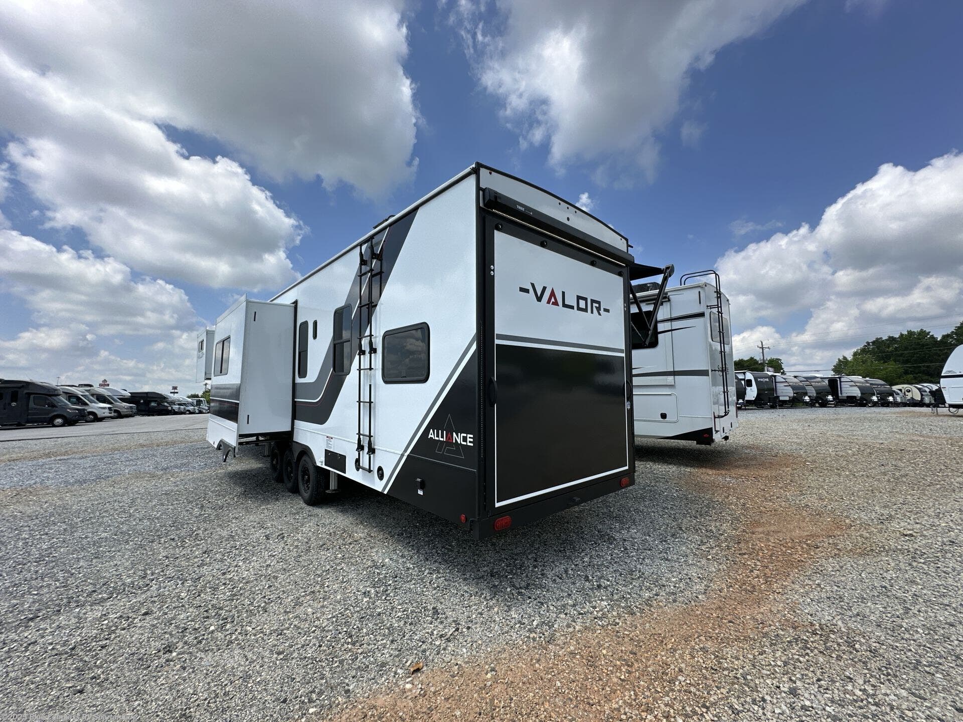 New 2025 Alliance RV Valor 40V13 available in Duncan, South Carolina