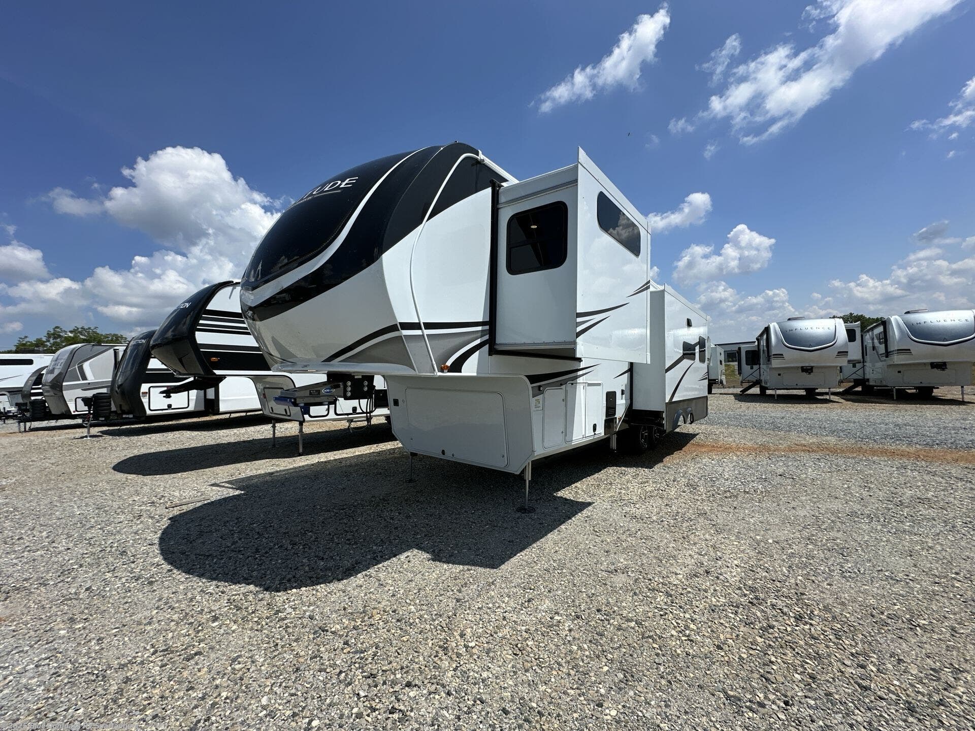 New 2025 Grand Design Solitude 310GK available in Duncan, South Carolina