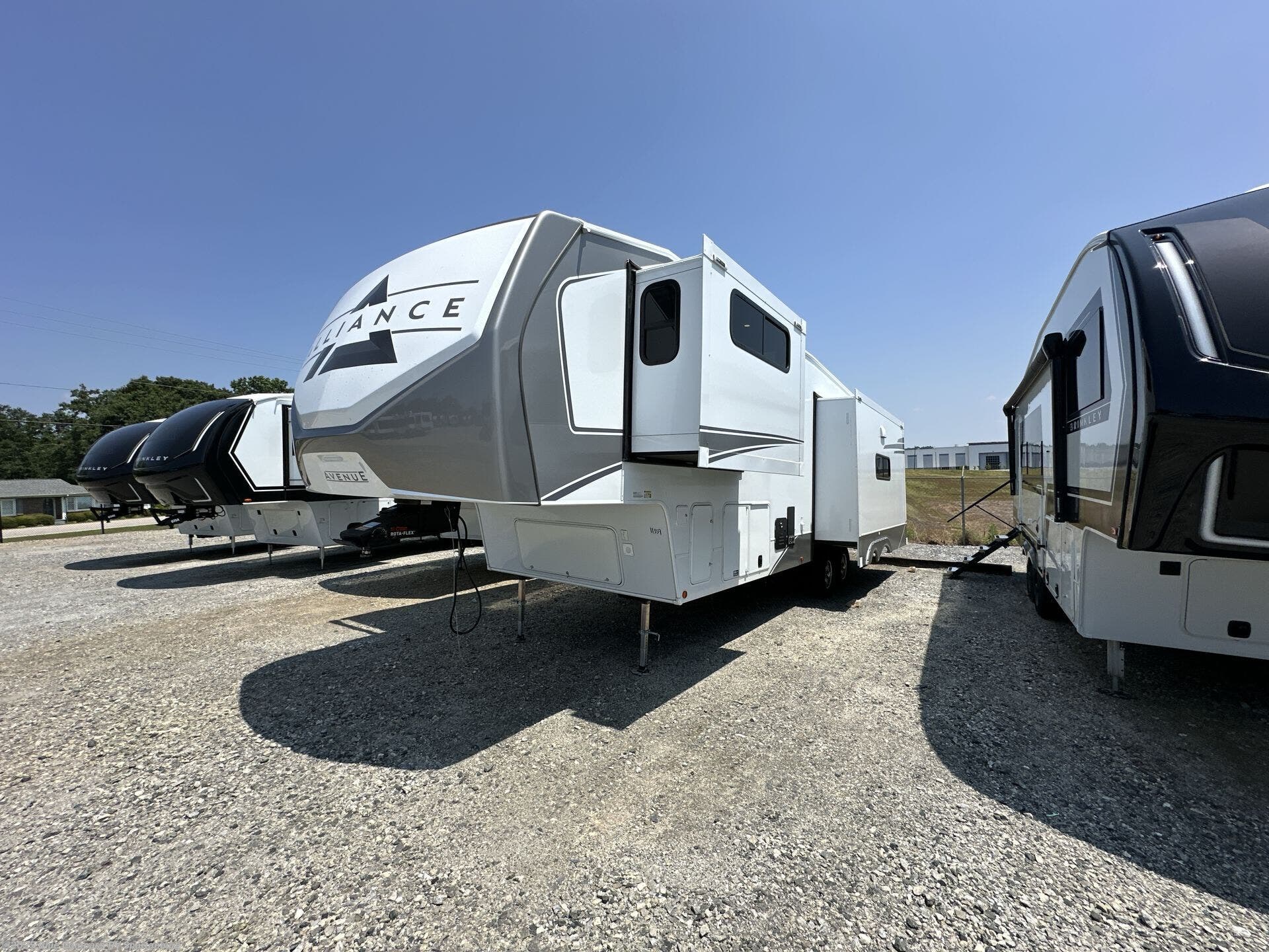 New 2026 Alliance RV Avenue 32RLS available in Duncan, South Carolina