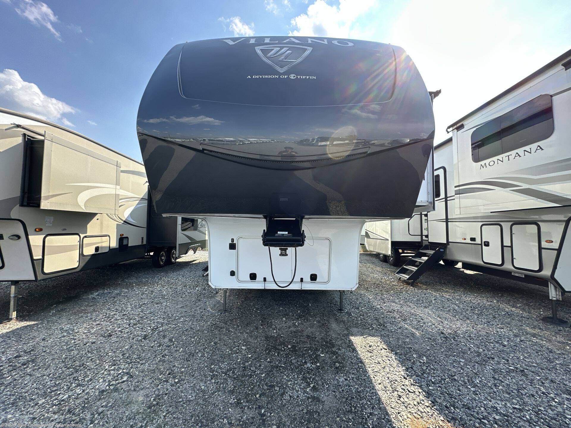 Contact us now about this 2023 Vanleigh Vilano 320GK! 2023 Vilano 320GK by Vanleigh from Blue Compass RV Spartanburg in Duncan, South Carolina