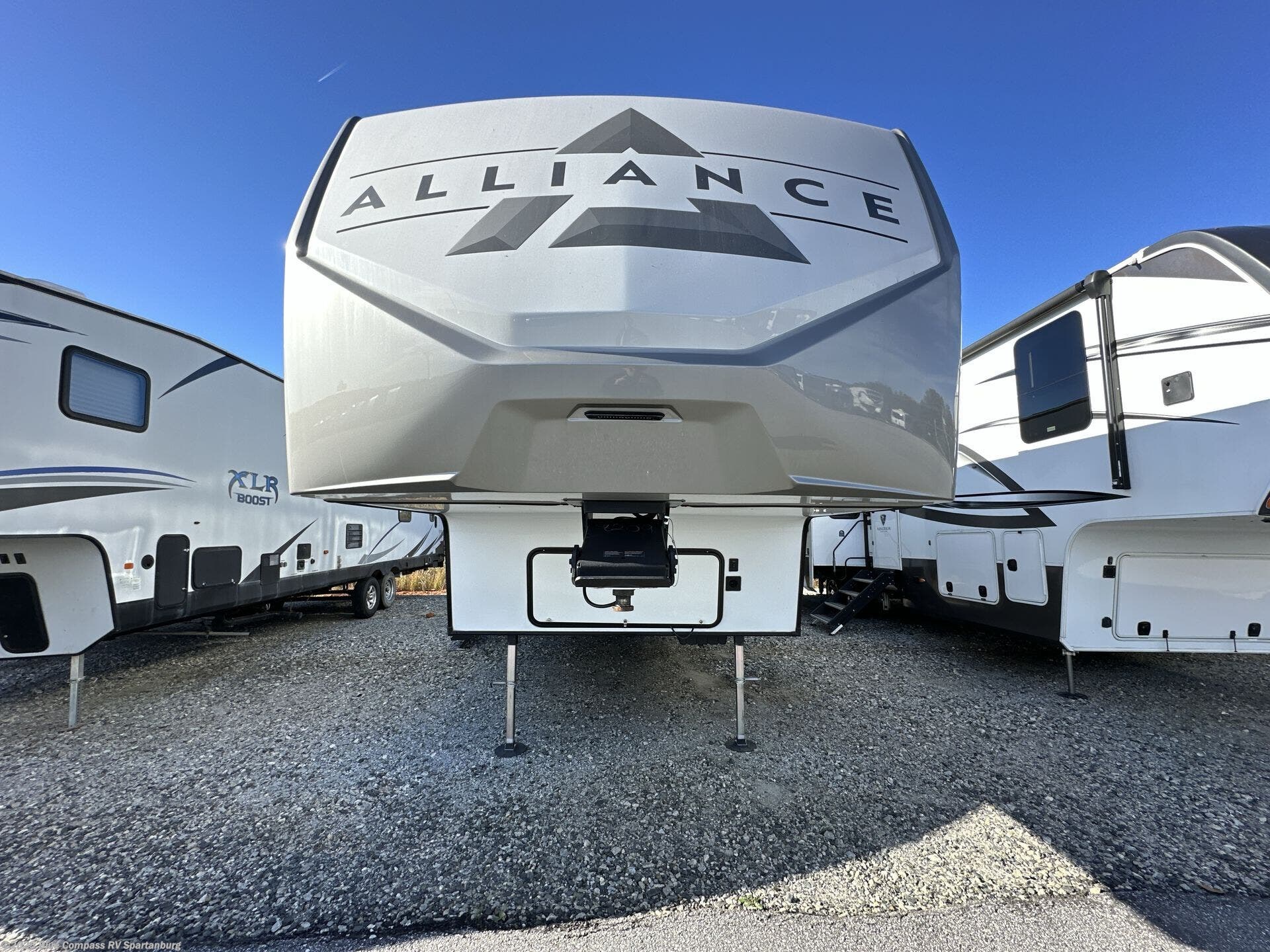 Contact us now about this 2024 Alliance RV Avenue 33RKS! 2024 Avenue 33RKS by Alliance RV from Blue Compass RV Spartanburg in Duncan, South Carolina