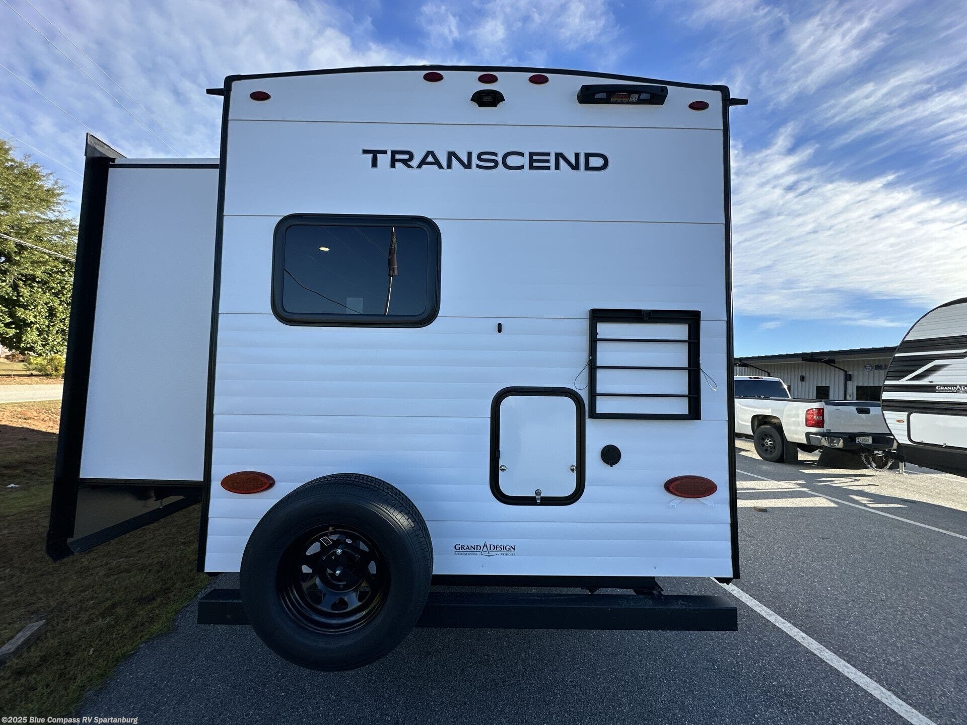 Contact us now about this 2026 Grand Design Transcend Xplor 335BHT! 2026 Transcend Xplor 335BHT by Grand Design from Blue Compass RV Spartanburg in Duncan, South Carolina