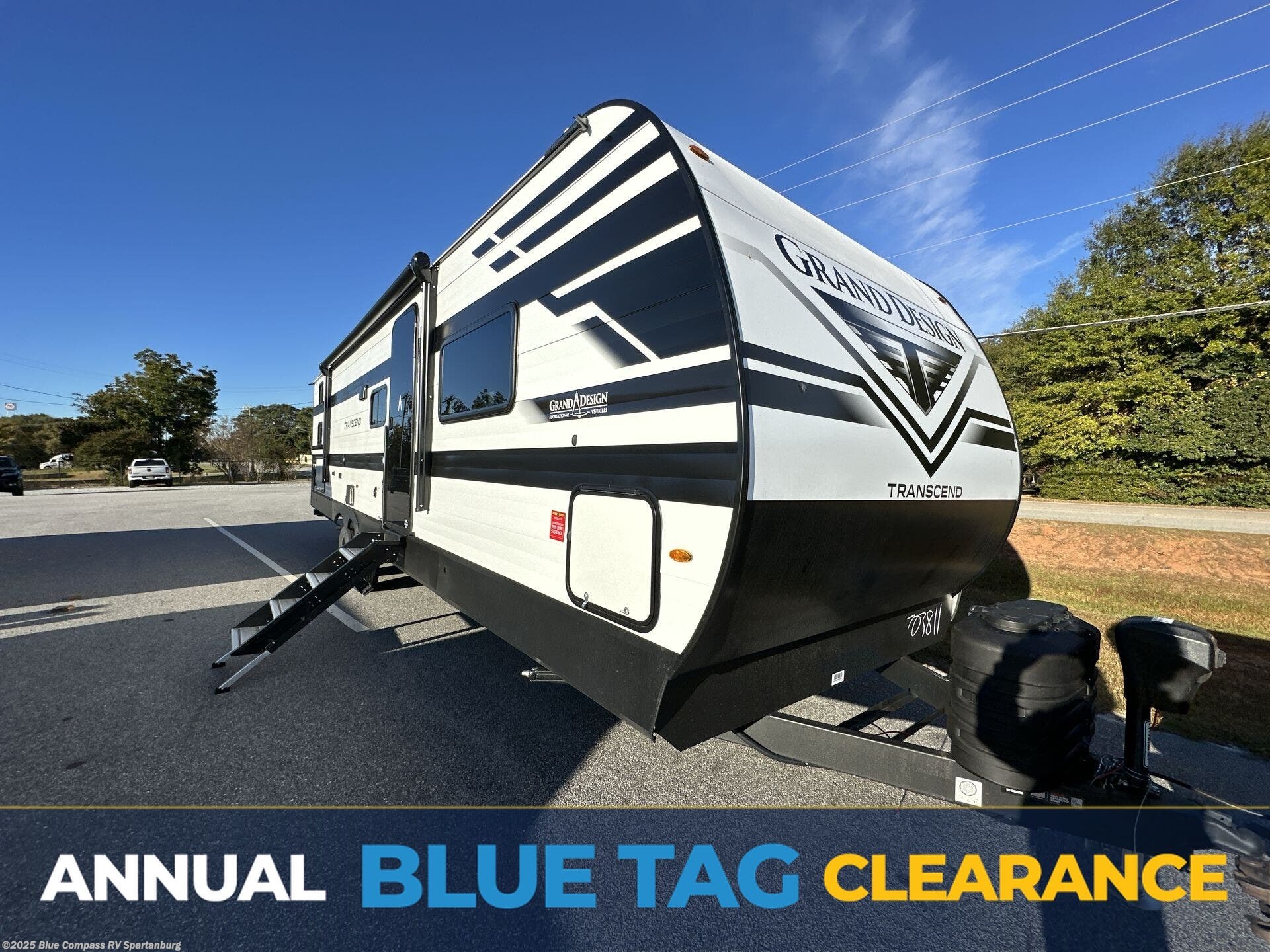 Email now about this 2026 Grand Design Transcend Xplor 335BHT! New 2026 Grand Design Transcend Xplor 335BHT available in Duncan, South Carolina