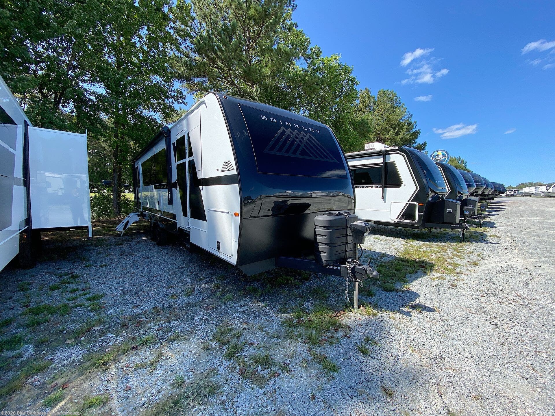 Contact us now about this 2026 Brinkley RV Model I 294! 2026 Model I 294 by Brinkley RV from Blue Compass RV Spartanburg in Duncan, South Carolina