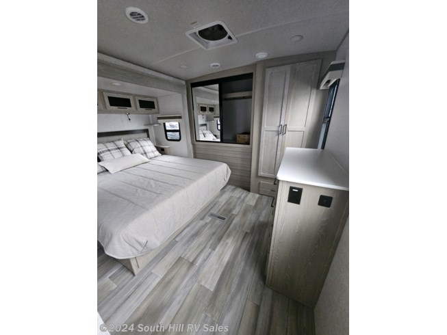 2023 Rockwood Signature 8332SB by Forest River from South Hill RV Sales in Puyallup, Washington