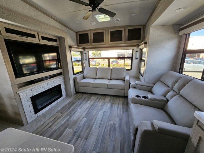 2023 Forest River Rockwood Signature 8288SB - New Fifth Wheel For Sale by South Hill RV Sales in Puyallup, Washington