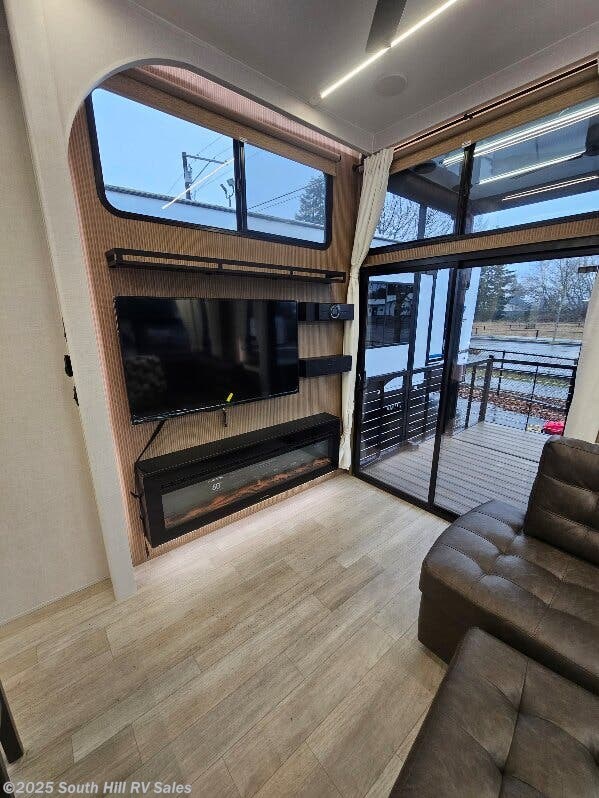 Call now about this 2025 Forest River Salem Grand Villa 42 Veranada! 2025 Forest River Salem Grand Villa 42 Veranada - New Destination Trailer For Sale by South Hill RV Sales in Puyallup, Washington features TV, Roof Vents, Furnace, Leveling Jacks, Oven