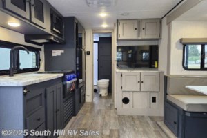 2025 Coachmen Apex Ultra-Lite 241BHS