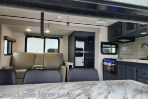 2025 Coachmen Apex Ultra-Lite 242BARV