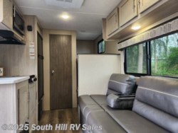 Used 2023 Coachmen Catalina Summit Series 7 164BH available in Puyallup, Washington