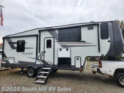 2026 Forest River Rockwood Signature 290SFK - New Fifth Wheel for sale by South Hill RV Sales in Puyallup, Washington