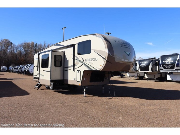 Email now about this 2019 Forest River Rockwood Signature Ultra Lite 8297S! Used 2019 Forest River Rockwood Signature Ultra Lite 8297S available in Southaven, Mississippi
