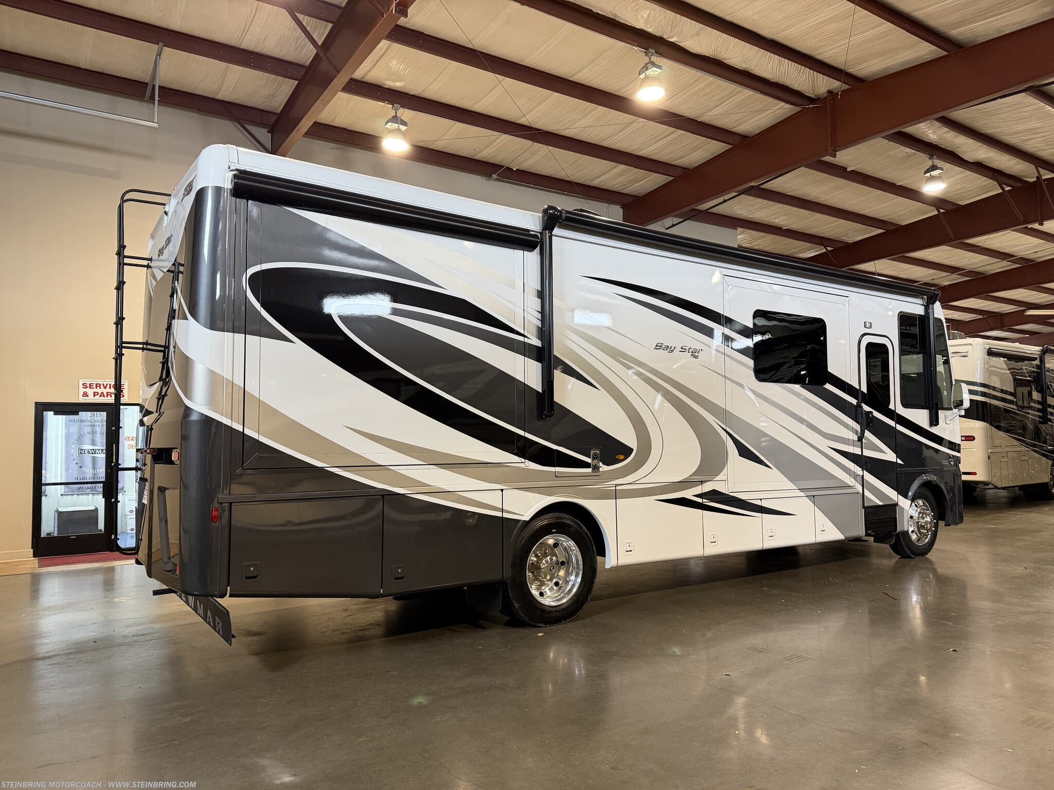 Used 2023 Newmar Bay Star 3225 available in Garfield, Minnesota