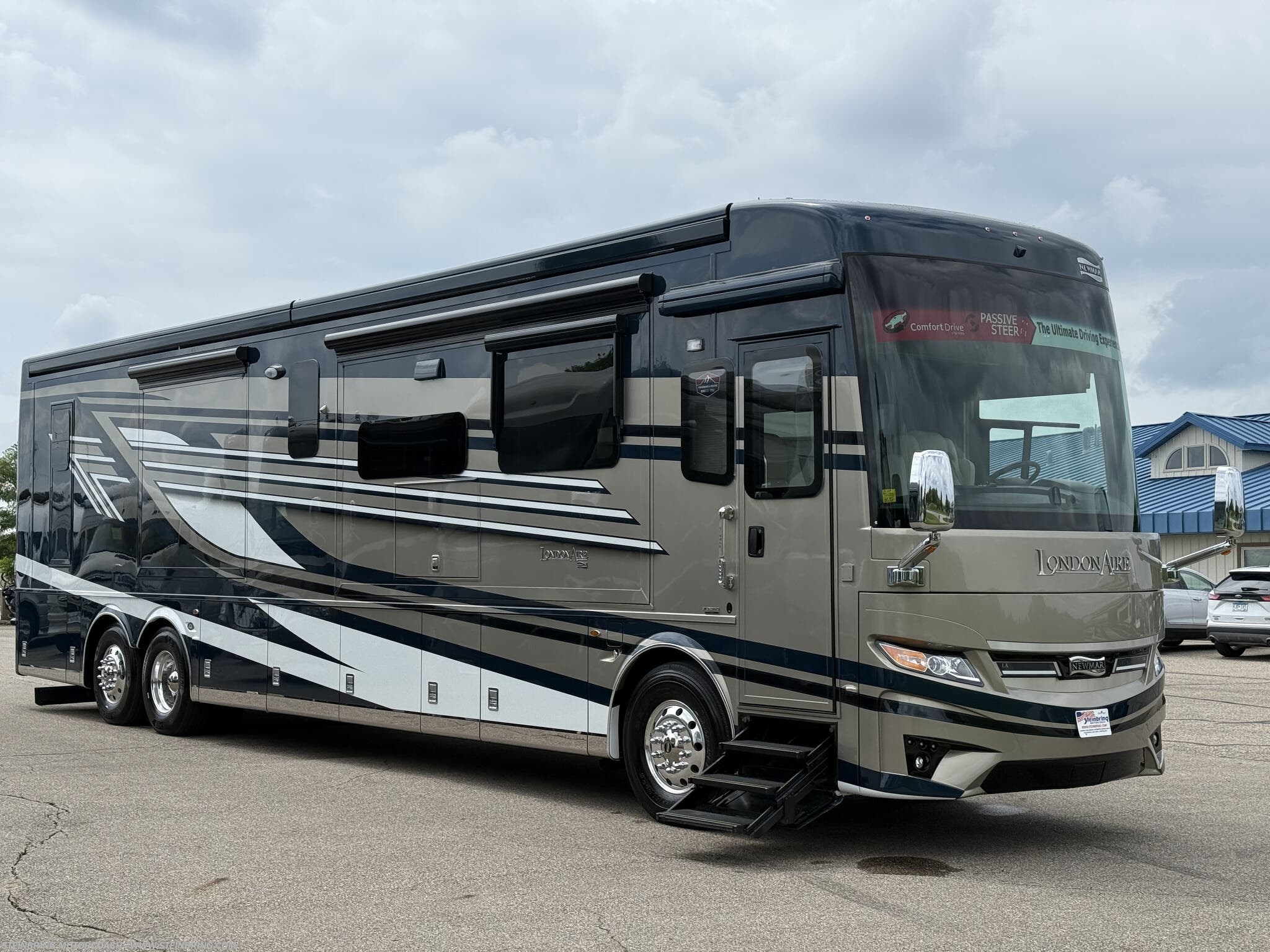 Contact us now about this 2026 Newmar London Aire 4551! 2026 London Aire 4551 by Newmar from Steinbring Motorcoach in Garfield, Minnesota
