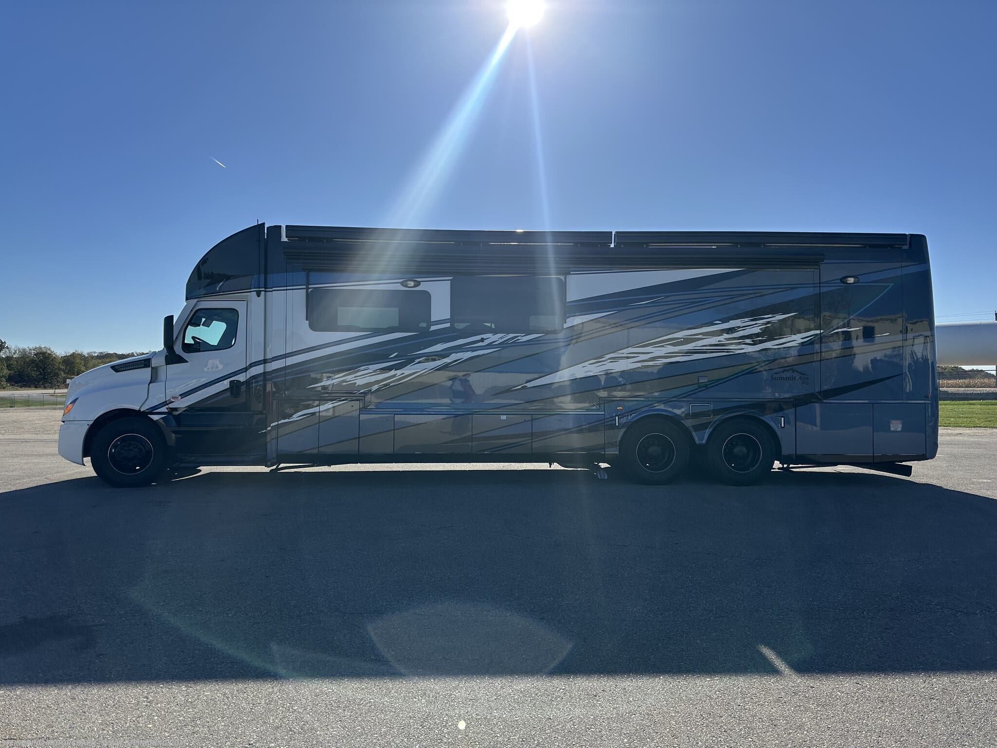 New 2026 Newmar Summit Aire 4505 available in Garfield, Minnesota