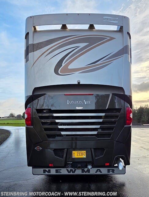 Contact us now about this 2019 Newmar London Aire 4551! 2019 London Aire 4551 by Newmar from Steinbring Motorcoach in Garfield, Minnesota