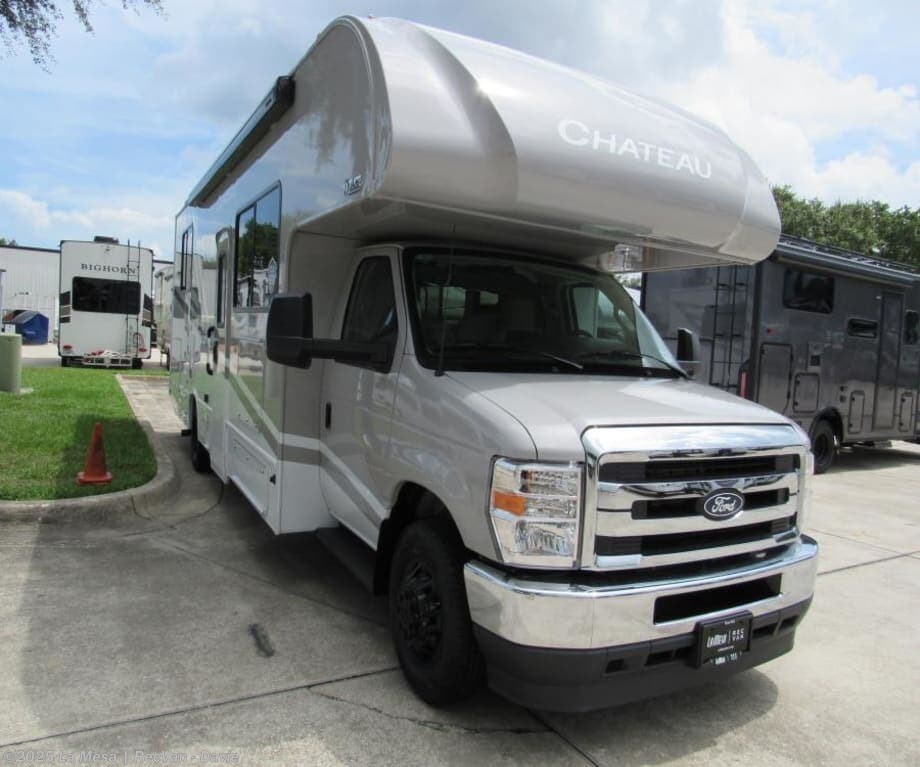 Email now about this 2026 Thor Motor Coach Chateau 28Z-PP! New 2026 Thor Motor Coach Chateau 28Z-PP available in Davie, Florida