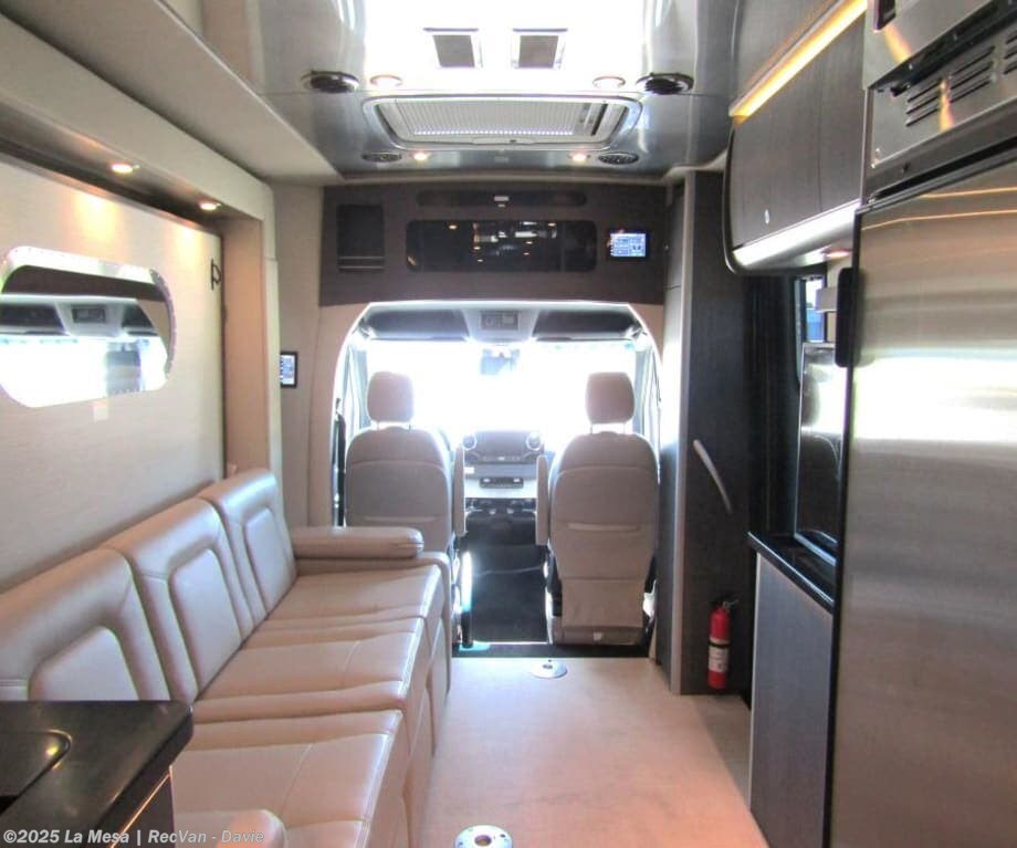 Contact us now about this 2022 Airstream Atlas MURPHY SUITE! 2022 Atlas MURPHY SUITE by Airstream from La Mesa | RecVan - Davie in Davie, Florida