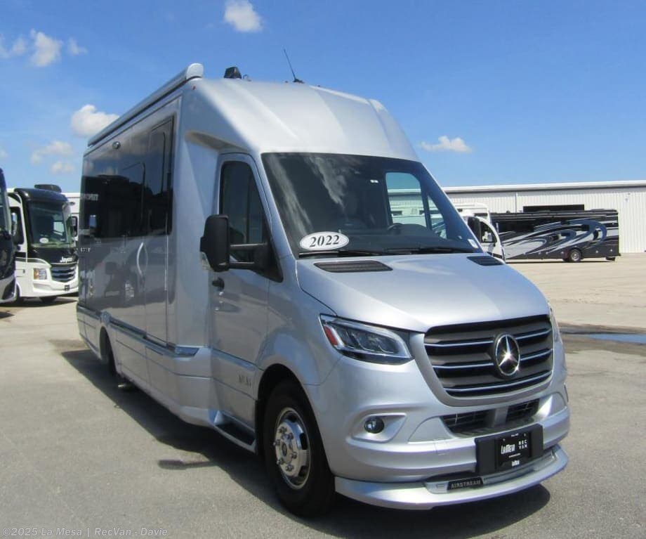 Email now about this 2022 Airstream Atlas MURPHY SUITE! Used 2022 Airstream Atlas MURPHY SUITE available in Davie, Florida