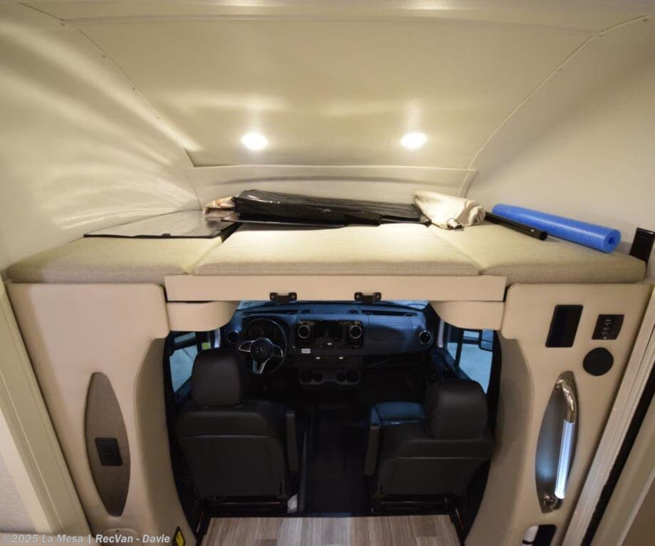 Used 2022 Tiffin Wayfarer 25RW available in Davie, Florida