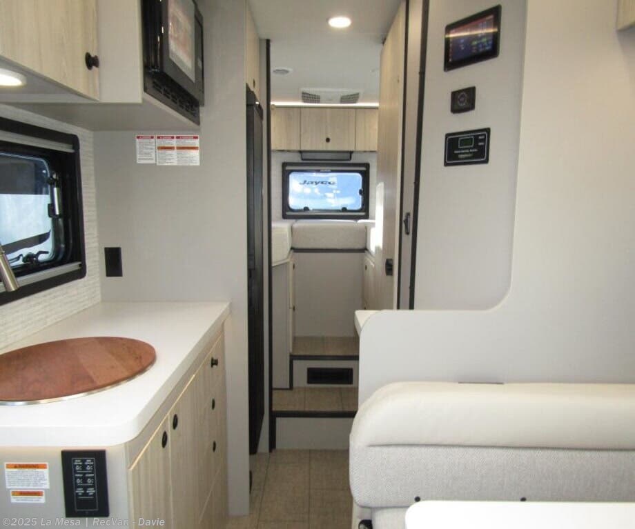 New 2025 Jayco Granite Ridge 22T available in Davie, Florida