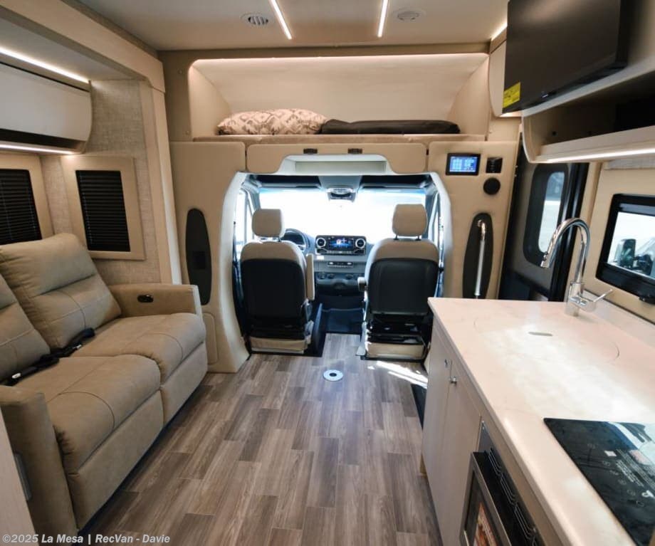 Contact us now about this 2026 Tiffin Wayfarer 25XLW! 2026 Wayfarer 25XLW by Tiffin from La Mesa | RecVan - Davie in Davie, Florida