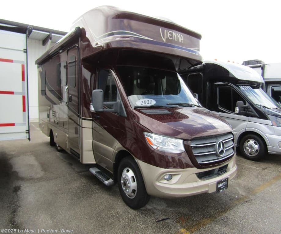 Email now about this 2021 Renegade RV Vienna 25FWC! Used 2021 Renegade RV Vienna 25FWC available in Davie, Florida