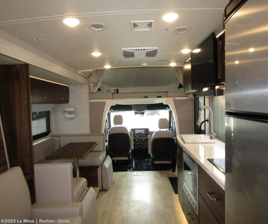 Contact us now about this 2024 Winnebago View 24D! 2024 View 24D by Winnebago from La Mesa | RecVan - Davie in Davie, Florida